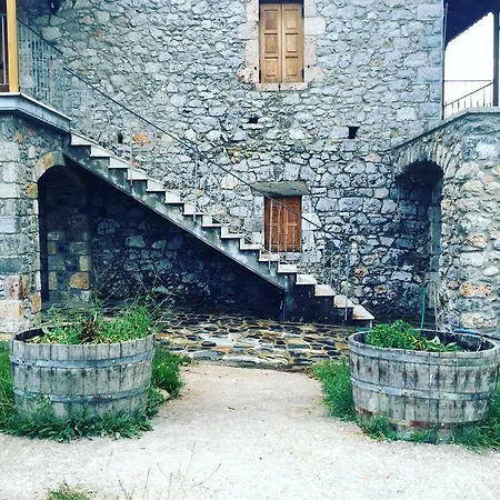 Stephania's Stone House * Karyes