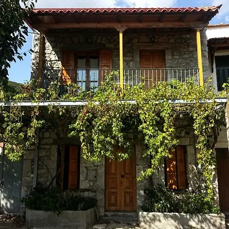 בית כפרי Stephania's Stone House *