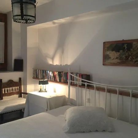 בית כפרי Stephania's Stone House *