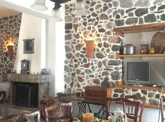 Stephania's Stone House * Karyes